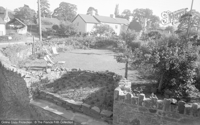 Photo of Glasbury On Wye, Maesllwch Arms Hotel, The Gardens 1950
