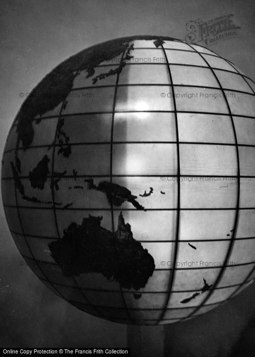 Photo of Glasgow, Globe At The Empire Exhibition 1938