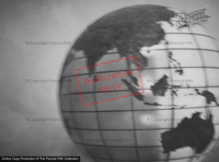 Photo of Glasgow, Globe At The Empire Exhibition 1938
