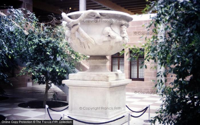 Photo of Glasgow, Pollok Country Park, The Burrell Collection 1988