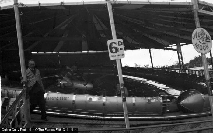 Photo of Glasgow, The Empire Exhibition, A Trip To The Moon Ride 1938