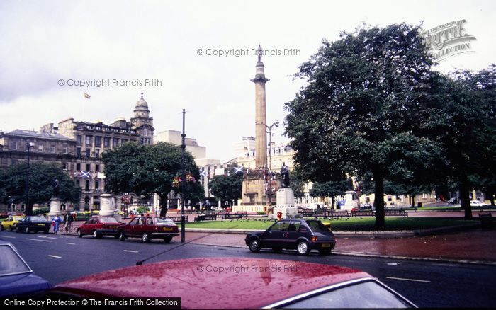 Photo of Glasgow, The Scott Monument, George Square 1988