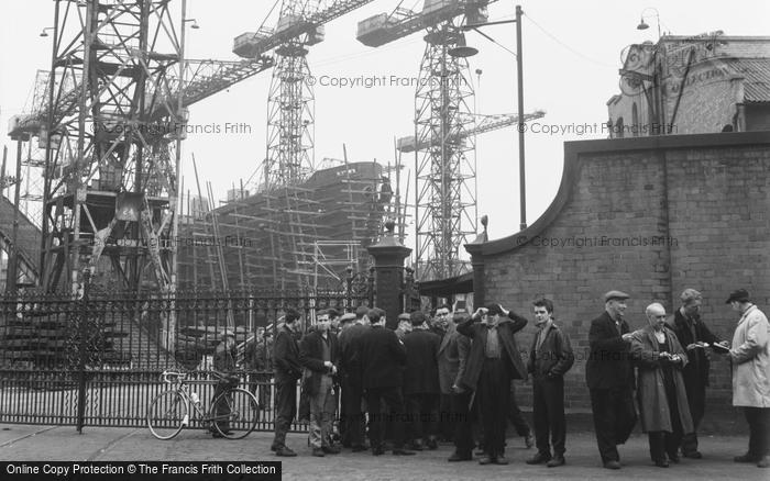 Photo of Glasgow, Workers At The Docks 1961