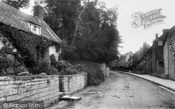 Bove Town 1909, Glastonbury