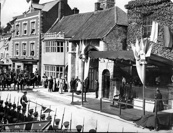 Photo of Glastonbury, c.1910