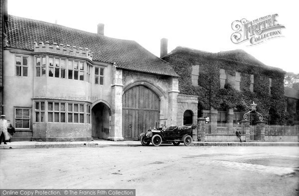 Photo of Glastonbury, The Abbey Gateway 1909