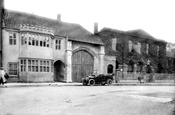 The Abbey Gateway 1909, Glastonbury