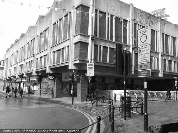 Photo of Gloucester, Boots Corner 2004