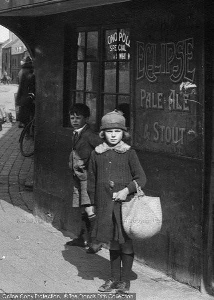 Photo of Gloucester, Going Shopping 1923