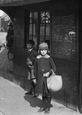 Going Shopping 1923, Gloucester