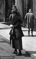 Lady In Northgate 1923, Gloucester