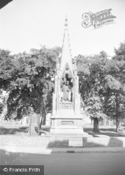 Memorial To Bishop Hooper 1950, Gloucester