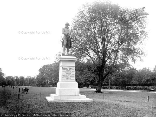 Photo of Gloucester, Park, Statue Of Robert Raikes 1931