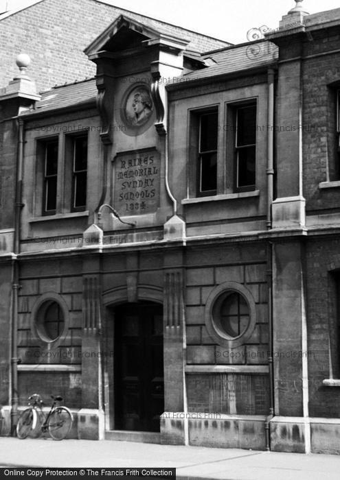 Photo of Gloucester, Robert Raikes Memorial Hall, Brunswick Road 1949