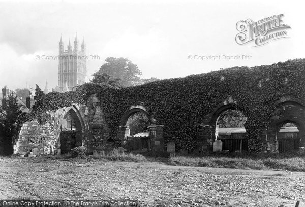 Photo of Gloucester, St Oswald's Priory 1923