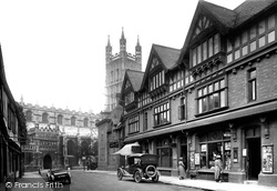 The Cathedral Approach 1923, Gloucester