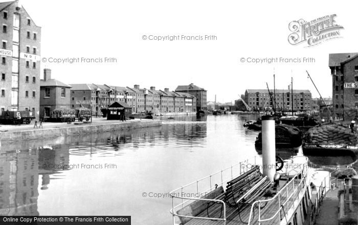 Photo of Gloucester, the Docks 1912