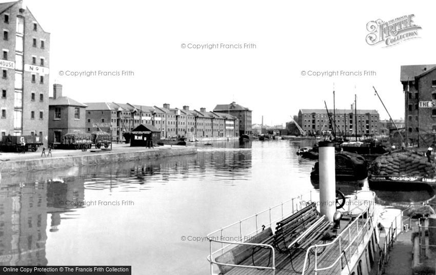 Gloucester, the Docks 1912
