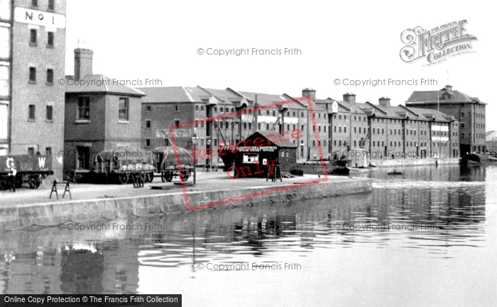Photo of Gloucester, The Docks 1912
