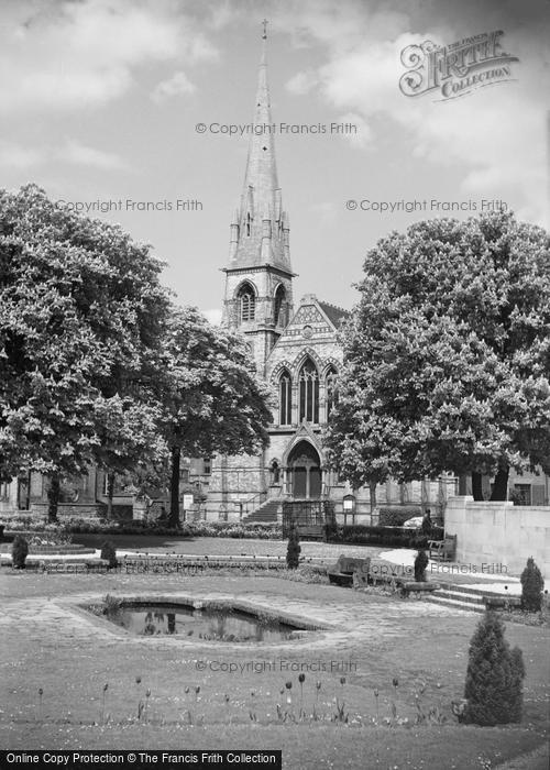 Photo of Gloucester, The Robert Raikes Park And Whitfield Memorial Church 1949