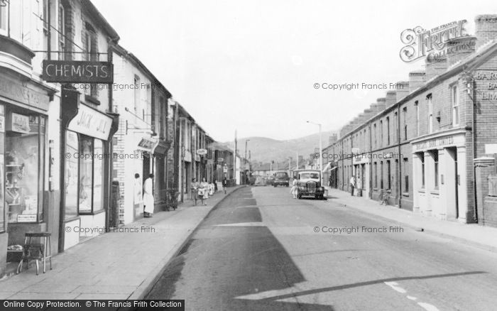 Photo of Glyn Neath, High Street c.1960