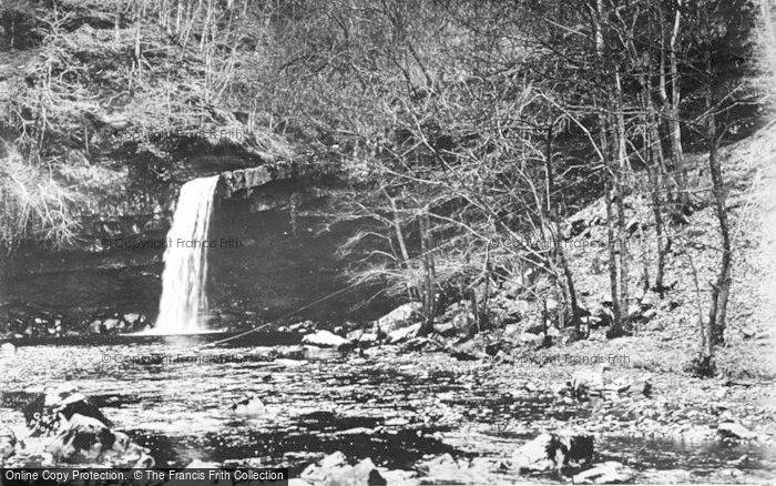Photo of Glyn Neath, Lady Fall c.1935