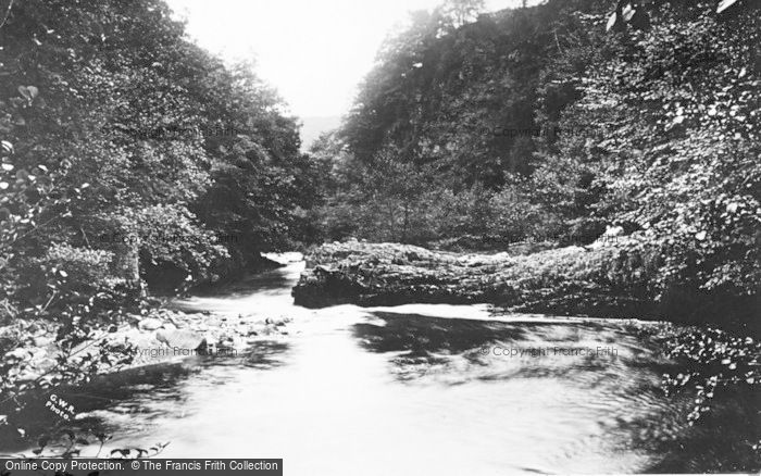 Photo of Glyn Neath, Little Neath River c.1935