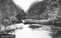 Glyn Neath, Little Neath River c.1935, Glyn-Neath