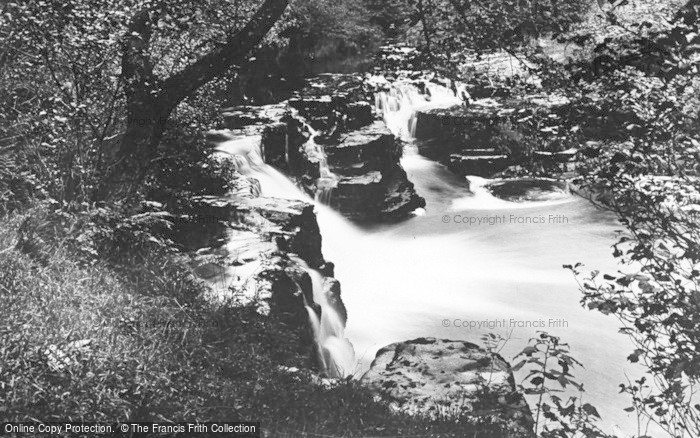 Photo of Glyn Neath, The Falls c.1935