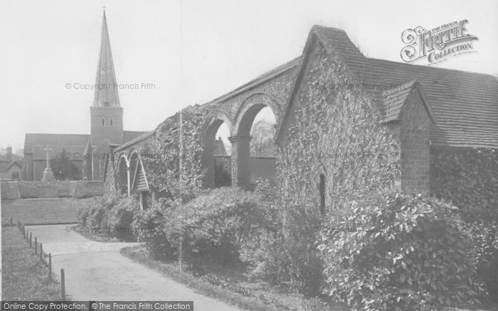 Photo of Godalming, Phillips Memorial 1922