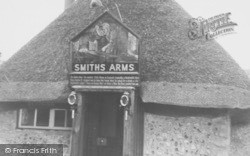The Smiths Arms c.1955, Godmanstone