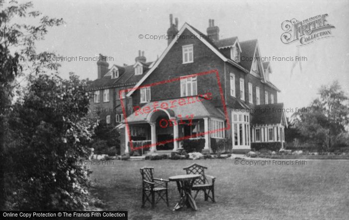 Photo of Godstone, Ivy House 1907