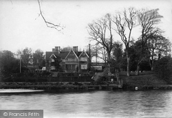 Leigh Place 1905, Godstone