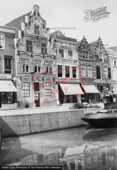 Photo of Goes, Old Houses By Harbour c.1935