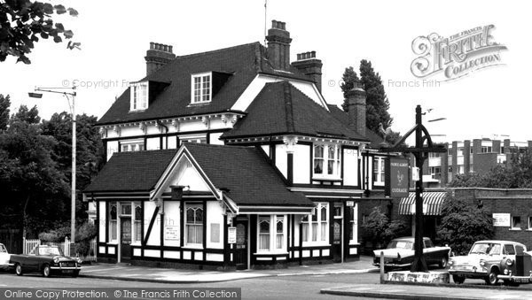 Photo of Golders Green, The Prince Albert c.1965