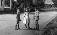 Children In Station Road 1917, Gomshall