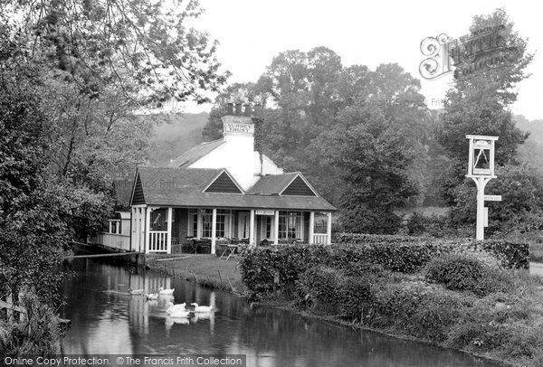 Photo of Gomshall, The Compasses Inn 1924
