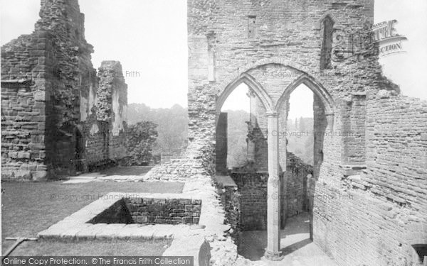 Photo of Goodrich, Castle 1931
