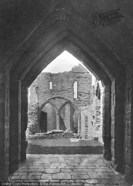 Photo of Goodrich, Castle Entrance 1931