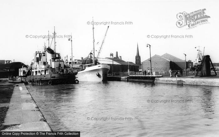 Photo of Goole, The Ocean Lock c.1965