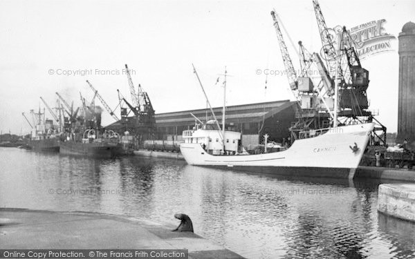 Photo of Goole, West Dock c.1955