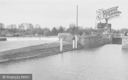 The Lock And Weir c.1955, Goring