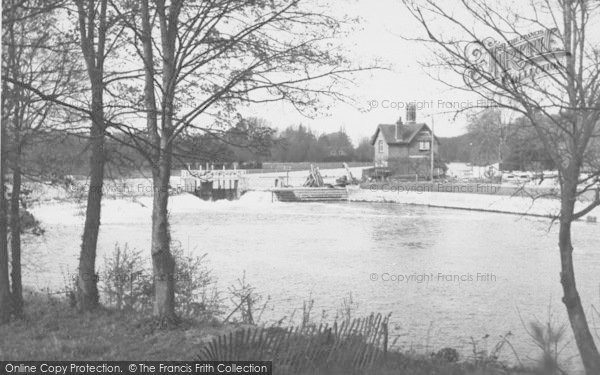 Photo of Goring, The Lock And Weir c.1955
