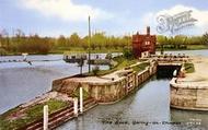 The Lock c.1955, Goring