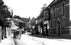 Village 1899, Goring