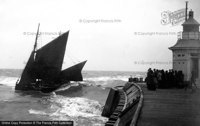 Photo of Gorleston, Boat Coming In From Sea c.1900