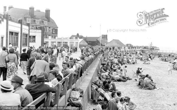 Photo of Gorleston, Promenade And Pier Hotel c.1960