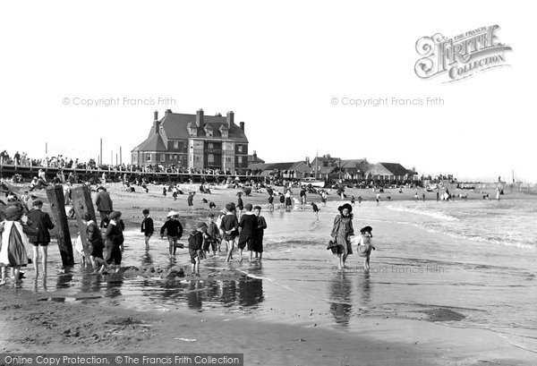 Photo of Gorleston, The Beach And Pier Hotel 1908