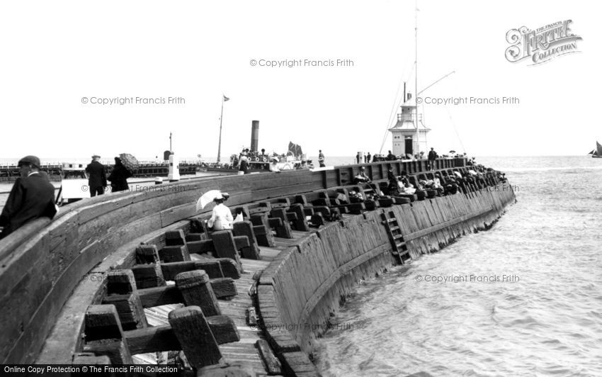 Gorleston, the Pier 1904