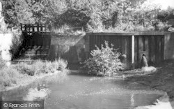 The Weir c.1960, Goudhurst